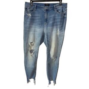 Judy Blue Cropped Fit Distressed Light Wash Jeans JB8295LT Size 1XL